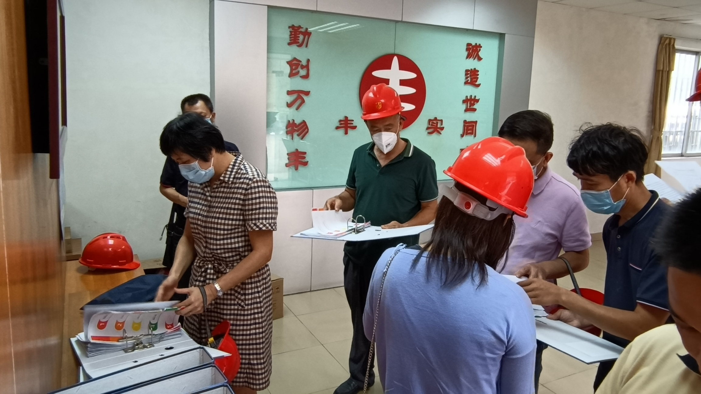 è±å¯¦(shÃ­)é£¼æ–™å» æª¢æŸ¥.jpg