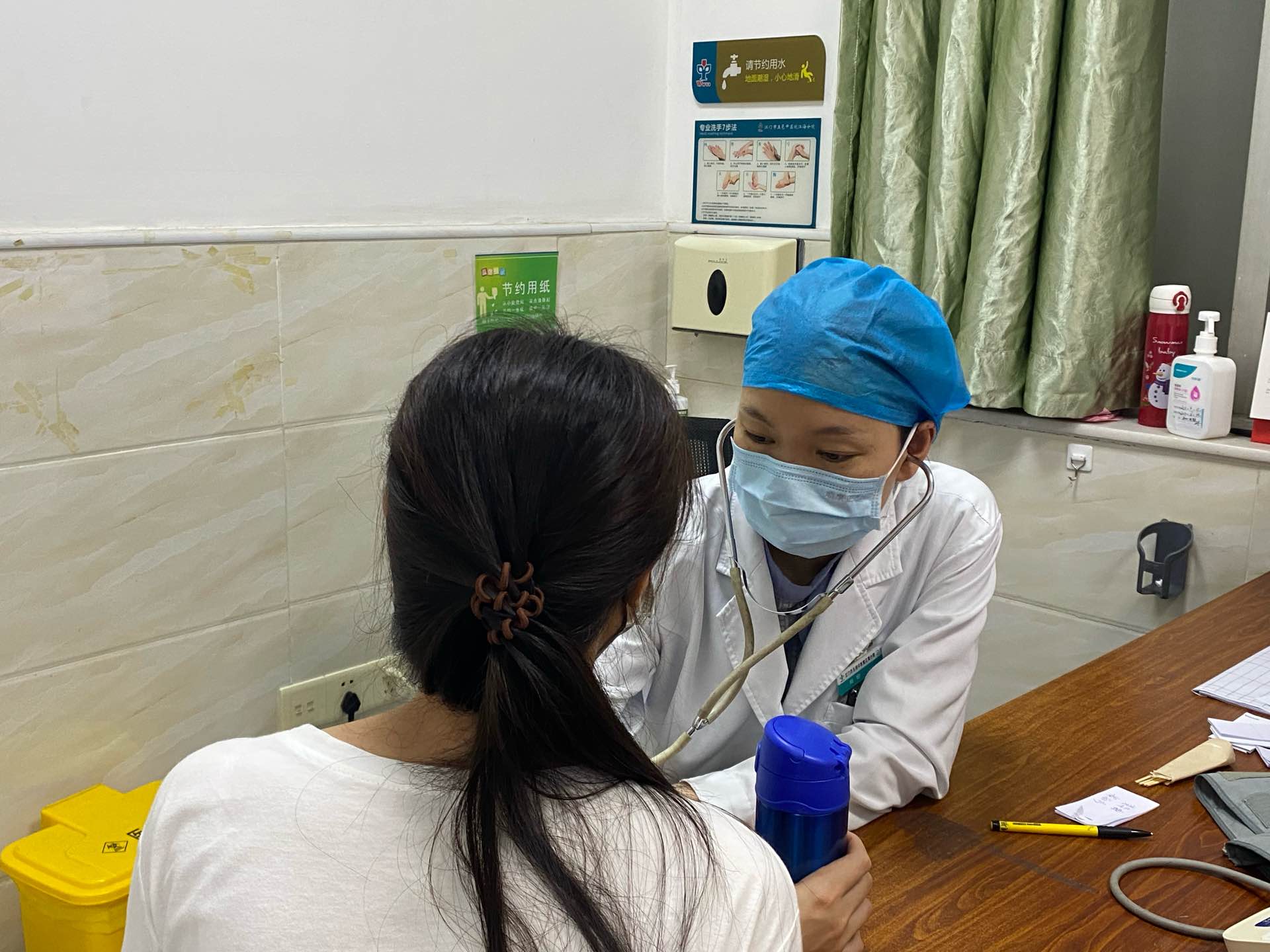黃聰：女，35歲,，湖南人,，江門市五邑中醫(yī)院江海分院急診科主治醫(yī)師1.jpg